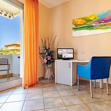 Residence Greco San Bartolomeo Al Mare Exterior photo